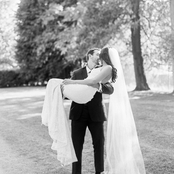 Mikaella ‘Leanne’ Wedding Dress - Picture 7 of 10